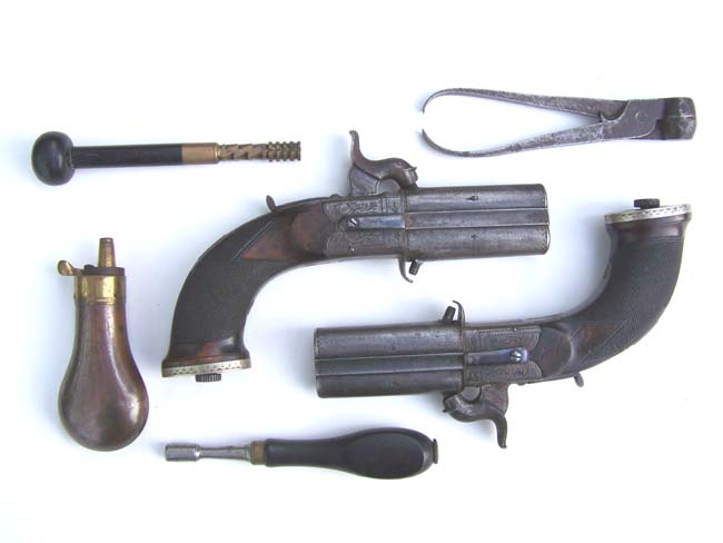 A fine Cased Pair of Over and Under Boxlock Percussion Pistols by John Blisset, London, c. 1840 — image 3